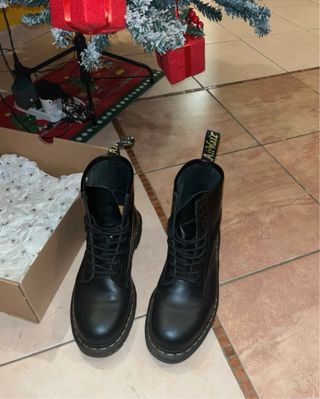 Dr. Martens Anfibi come nuovi
