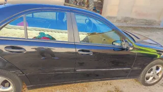 Mercedes-Benz Clase C 2005