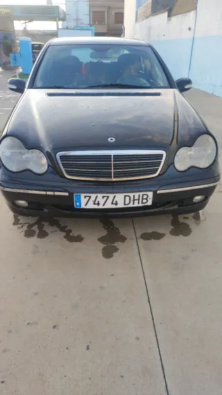Mercedes-Benz Clase C 2005