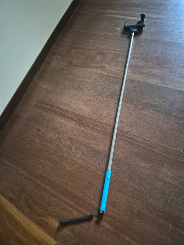 Palo Selfie Azul con Cable Jack 3.5mm