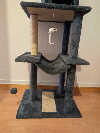 Árbol para gato con hamaca y rascador