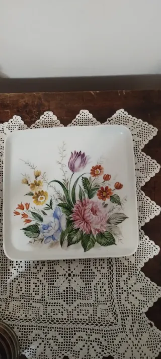 Piatto quadrato porcellana decorato fiori