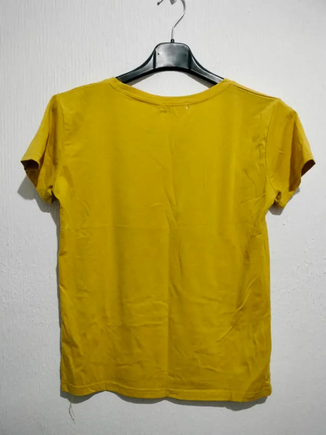 Camiseta amarilla con estampado PARIS