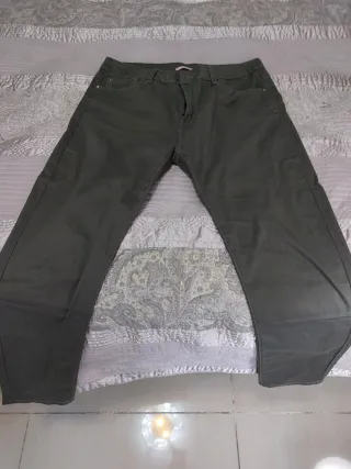 Pantalón casual verde militar