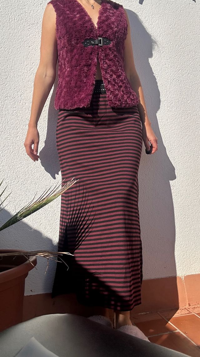 Falda larga a rayas morado y negro