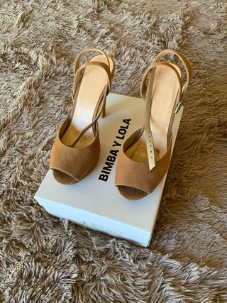 Sandalias Bimba y Lola Talla 40 Beige/Marrón
