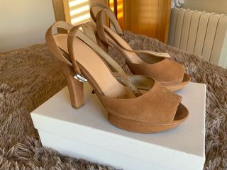 Sandalias Bimba y Lola Talla 40 Beige/Marrón