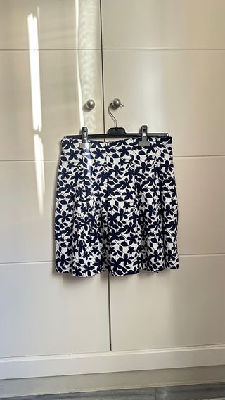 Falda blanca floral azul Talla M