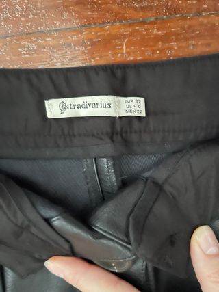 Falda mini negra Stradivarius Talla 32