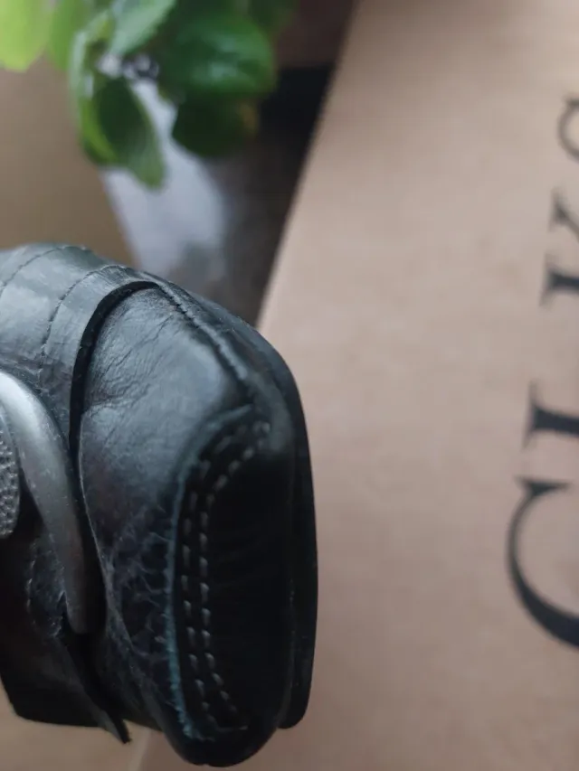 Fluchos Negro y Plata Slingback