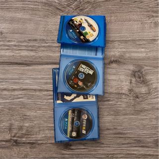 Playstation 4 Nera con 2 giochi e controller