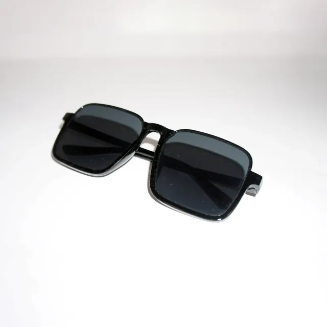 Gafas de sol cuadradas negras