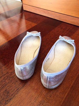 Manoletinas plateadas con lazo