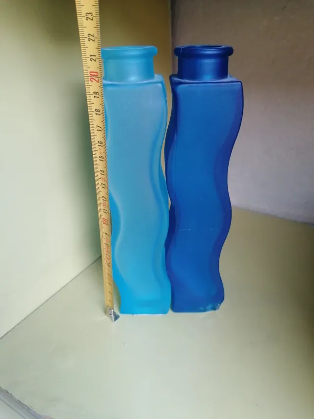 2 Jarrones de Vidrio Azul Ondulados