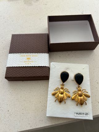 Pendientes Abejas Doradas con Piedra Negra