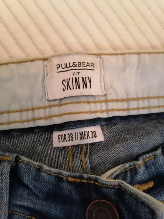 Pantalón vaquero Pull&Bear Skinny Hombre Talla M