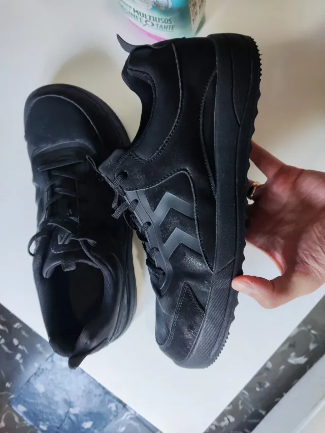 Zapatillas barefoot negras