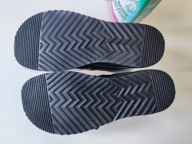 Zapatillas barefoot negras