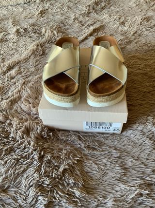 Sandalias Etery Doradas Talla 40