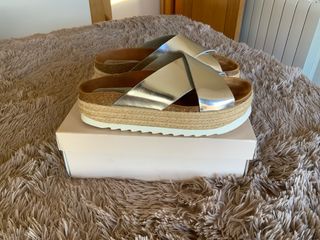 Sandalias Etery Doradas Talla 40