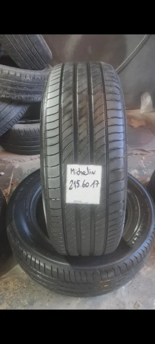 Michelin 215 60 17 Neumático