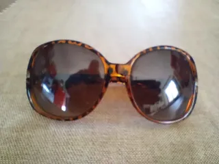 Occhiali da sole tartarugati