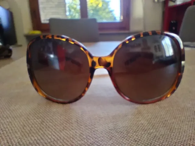 Occhiali da sole tartarugati