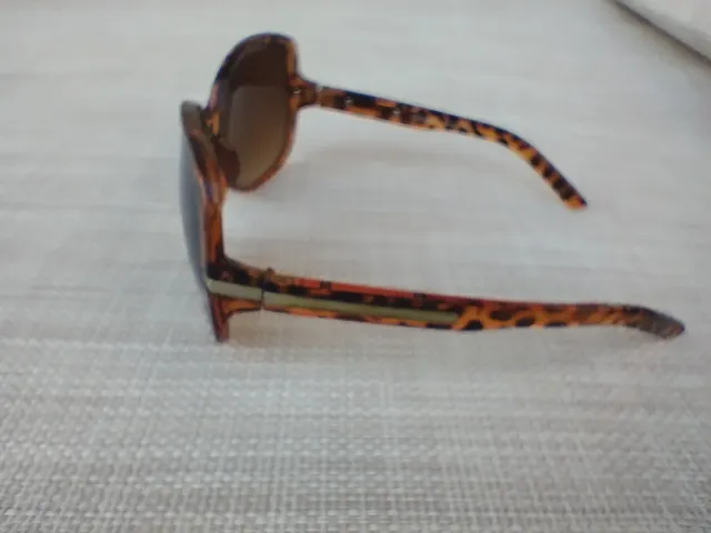 Occhiali da sole tartarugati