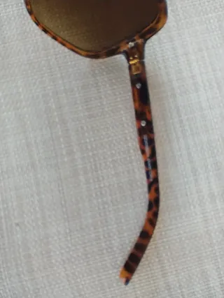 Occhiali da sole tartarugati