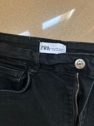 Pantalones vaqueros Zara negros