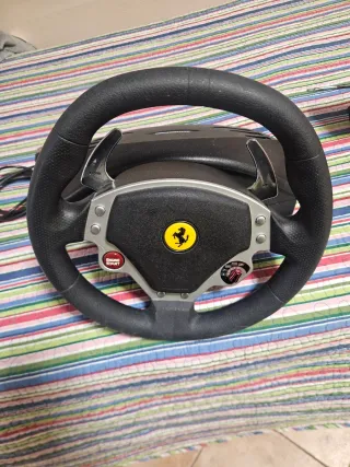 Volante Thrustmaster Ferrari