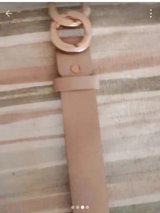 Cinturón beige polipiel hebilla dorada