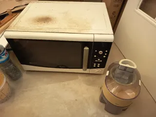 Horno-microondas con grill Whirpool