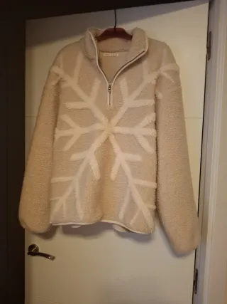Jersey beige con diseño de nieve