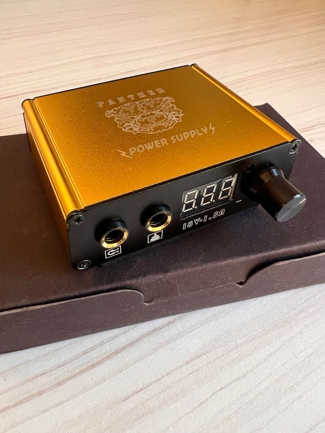 Fuente de alimentación y Pedal Tatuaje