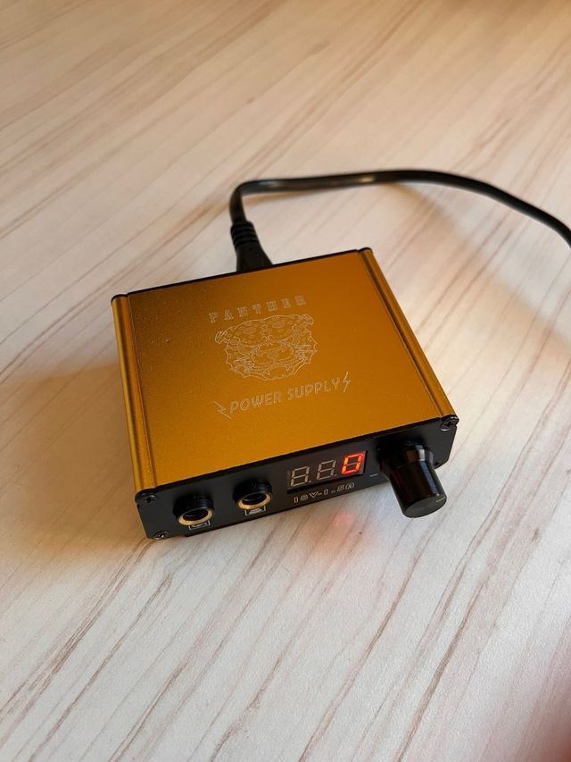 Fuente de alimentación y Pedal Tatuaje