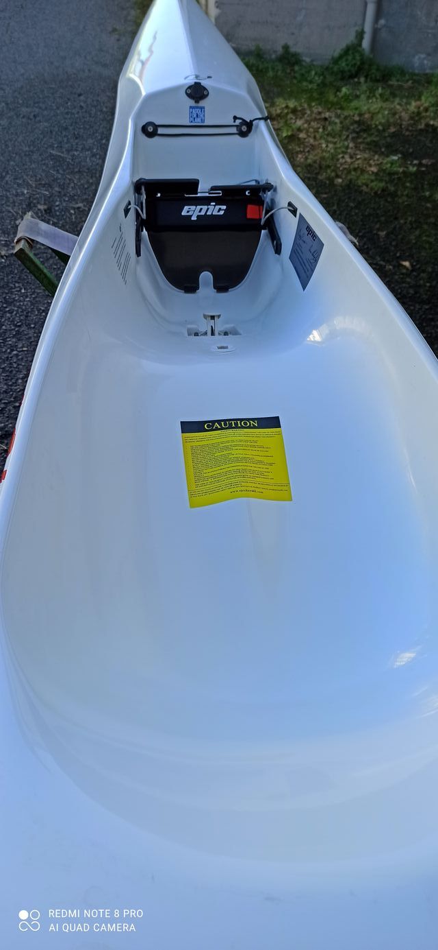 Surfski (Piragua de mar) Epic punta roja. V-10L