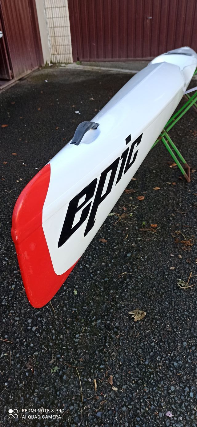 Surfski (Piragua de mar) Epic punta roja. V-10L