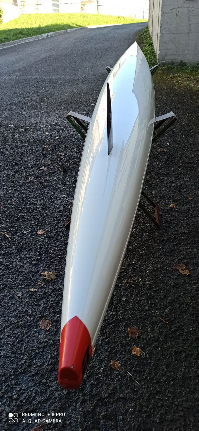 Surfski (Piragua de mar) Epic punta roja. V-10L