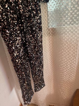 Mono lentejuelas negro y dorado