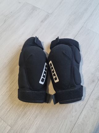 Protezioni ginocchia MTB ION nere