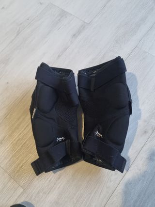 Protezioni ginocchia MTB ION nere