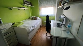 Cama nido con escritorio y cajones y estanterías