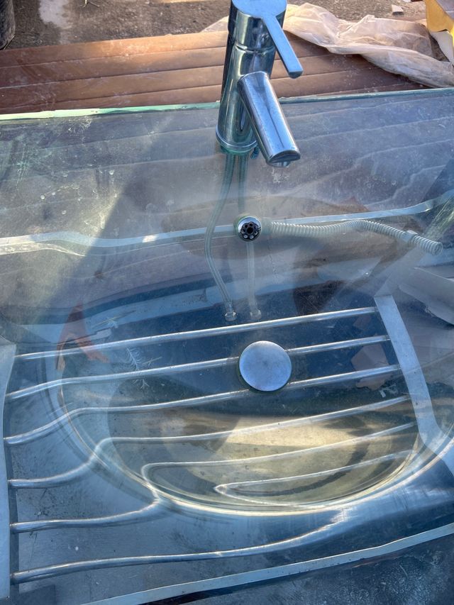 Lavabo de cristal con grifo medidas :