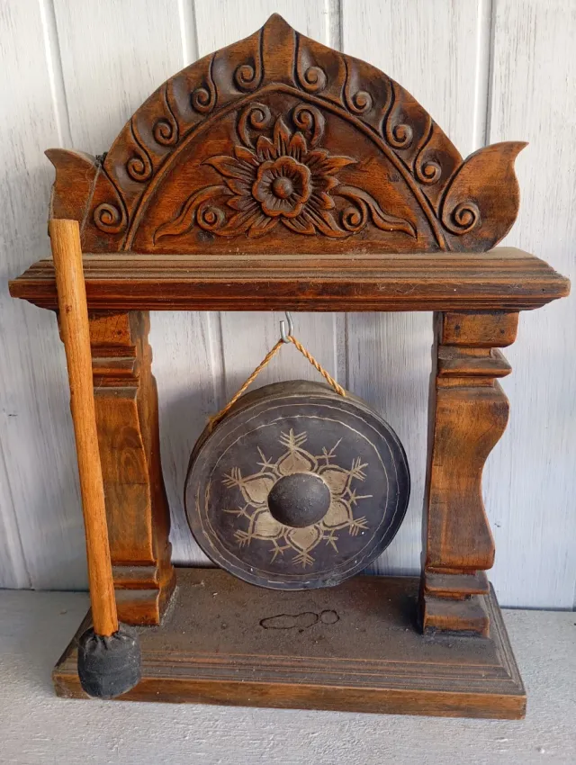 Gong decorativo in legno