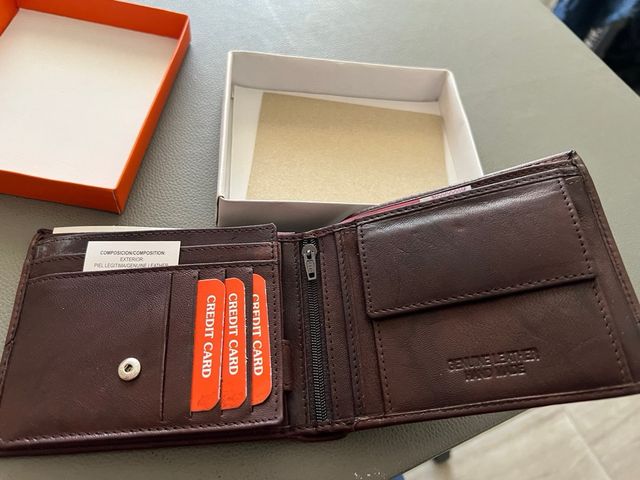 Billetera de piel marrón