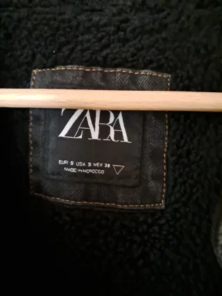 Cazadora vaquera Zara con cuello borrego