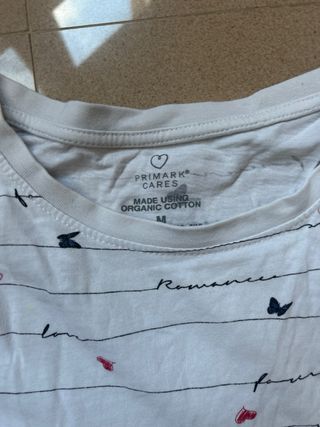 Camiseta blanca con estampado