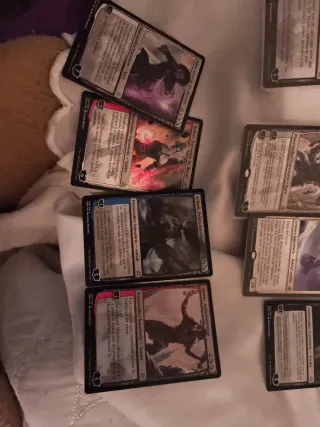 caja con 385 cartas de magic edicion M19 y M20