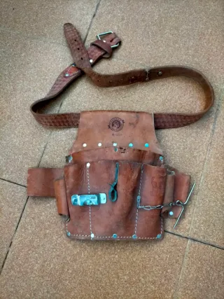 Riñonera de electricista de cuero hecha en México